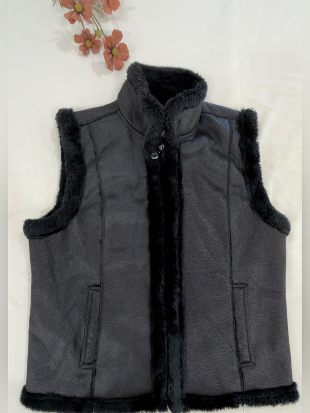 Jaclyn Smith Black Faux Shearling-Trim Vest - Picture 4 of 13